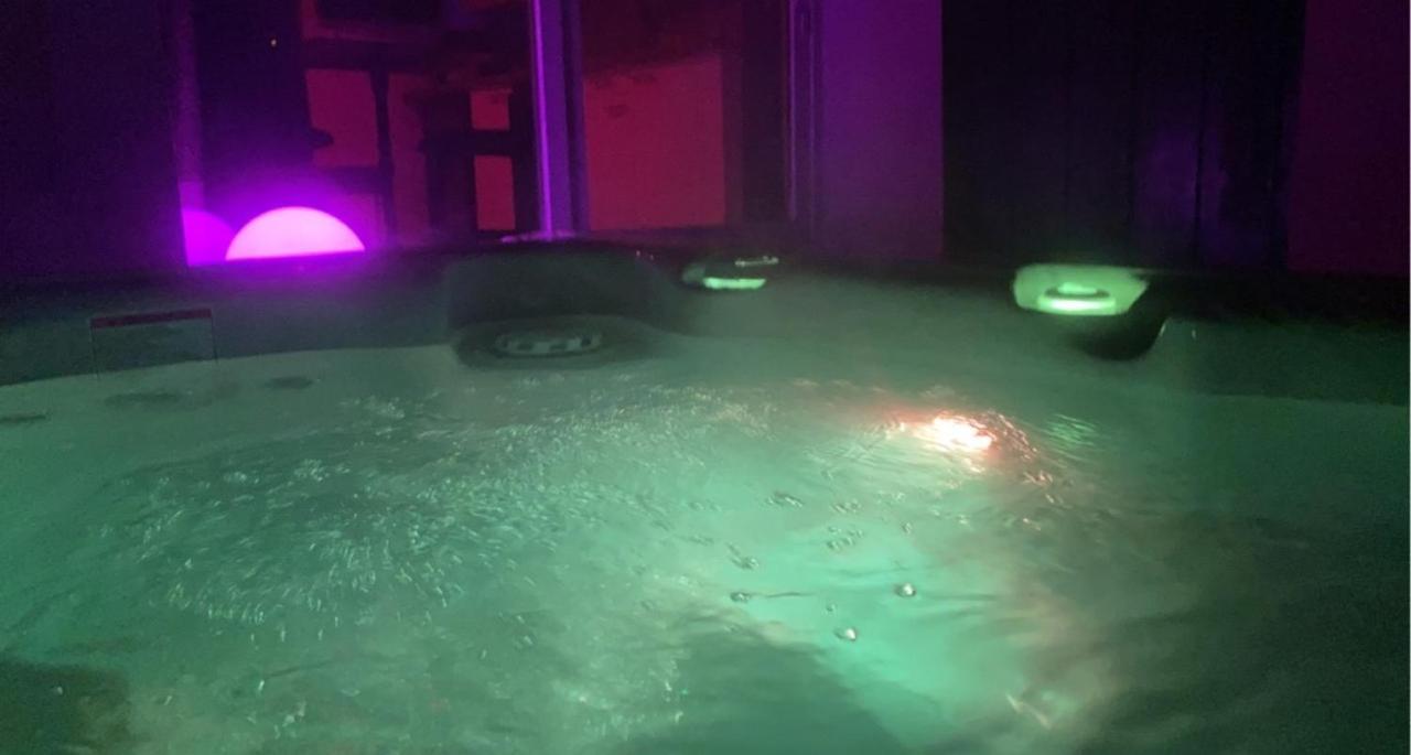 La Suite De Charme Du Mas De La Fontaine De Jonquier Avec Spa Privatif Séguret Exterior photo