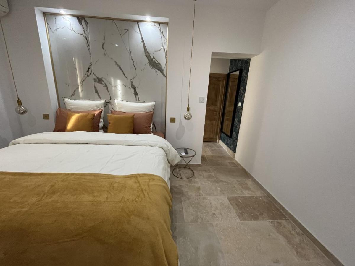 La Suite De Charme Du Mas De La Fontaine De Jonquier Avec Spa Privatif Séguret Exterior photo