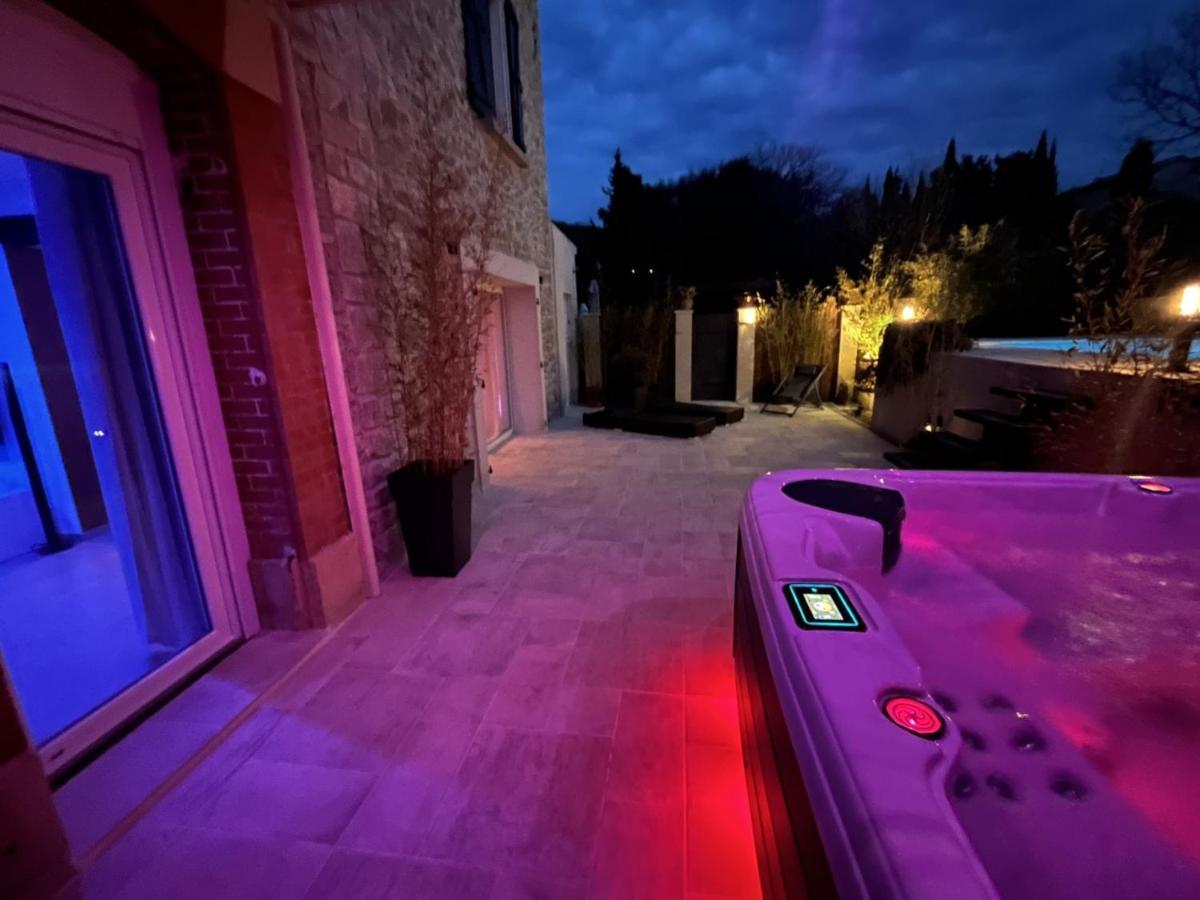 La Suite De Charme Du Mas De La Fontaine De Jonquier Avec Spa Privatif Séguret Exterior photo